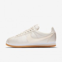 Chaussure Nike Classic Cortez Qs Pour Femme Lifestyle Orange Pâle/Blanc/Jaune Gomme/Orange Pâle_NO. 920440-800